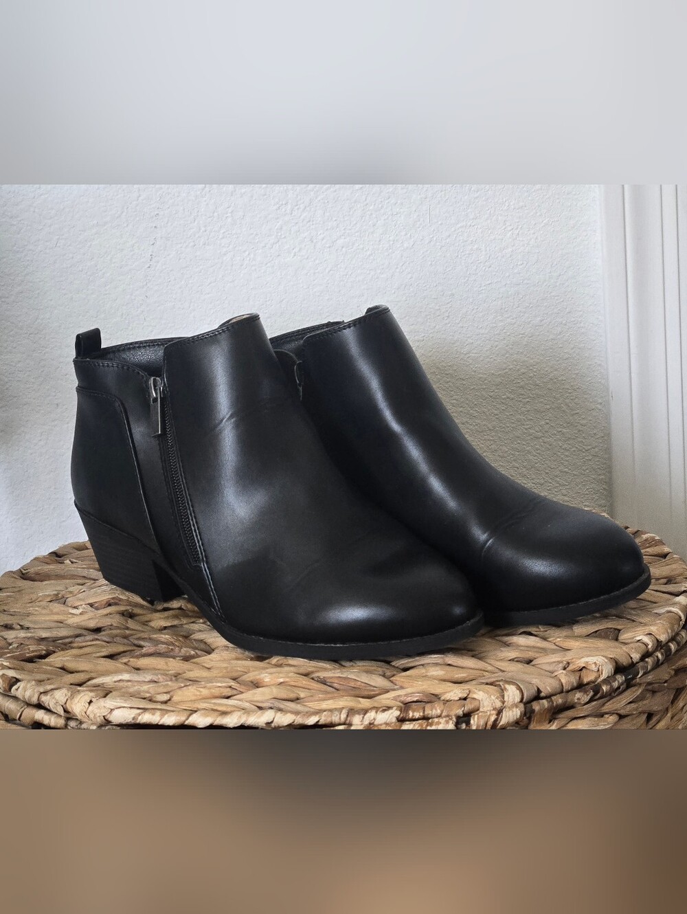 Arizona Jean Company Womens Black Leather Side-Zip Ankle Boots